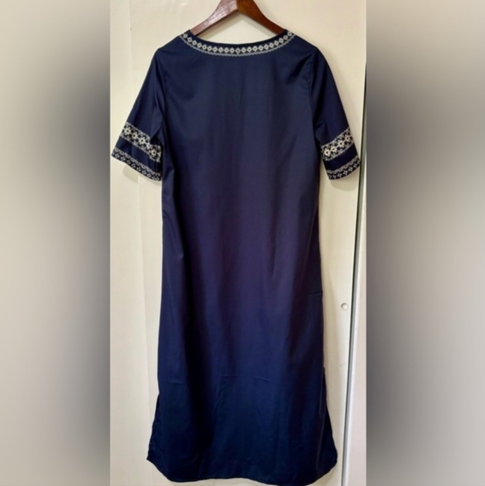 Emery Rose NWT Maxi Dress Size Medium Bohemian Navy & White Notch Neck Summer - Picture 4 of 5